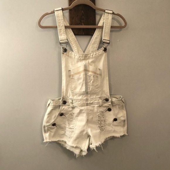 Hot Kiss Pants - Distressed bleached denim short overalls